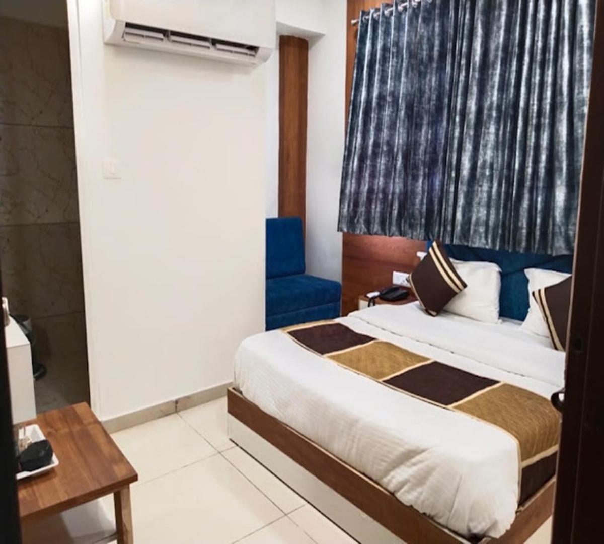 Galaxy Inn Hotel Ahmedabad Exterior foto
